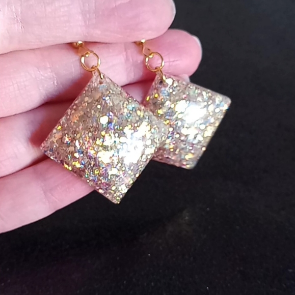 Champagne gold iridescent faux opal glitter diamond dangle earrings resin new - Picture 7 of 9